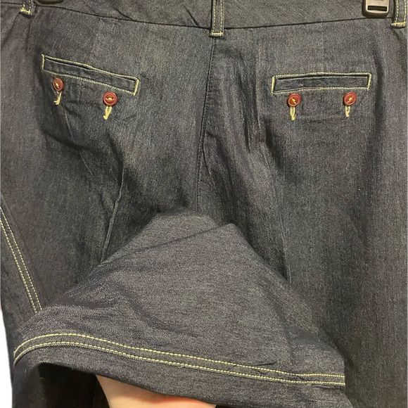 Larry Levine SPT Stretch Dark Wash Wide Leg Pant with Eclectic Details! - Picture 9 of 10